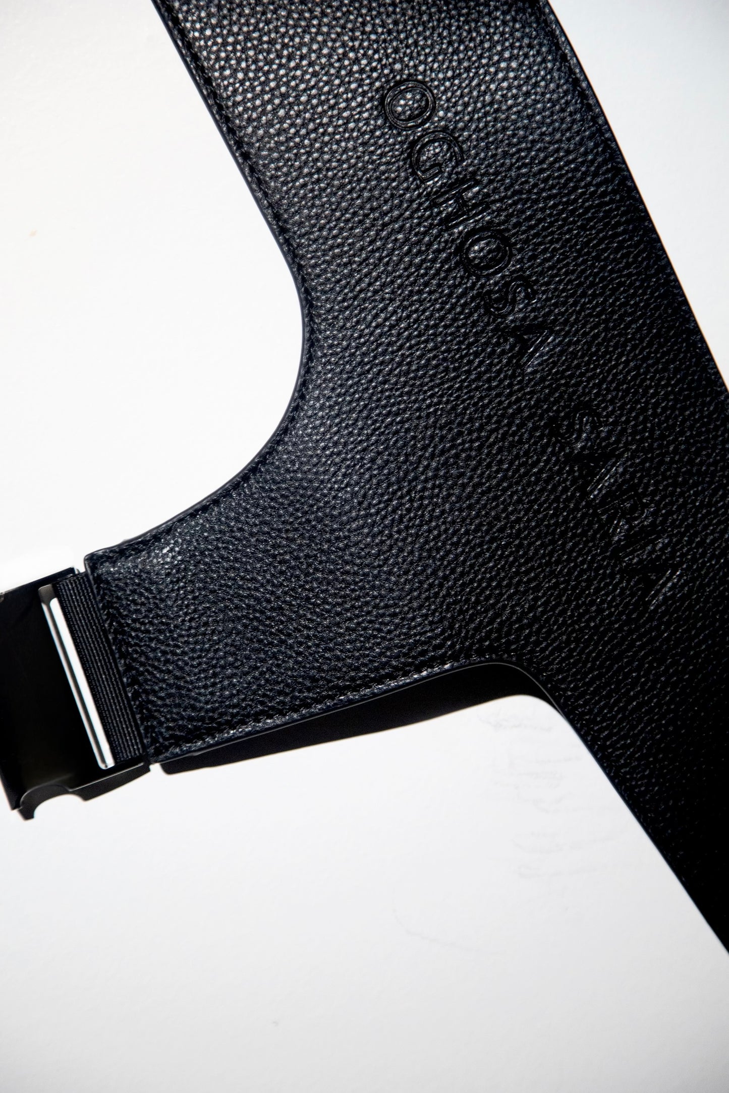 OMOSA MESSENGER BAG BLACK