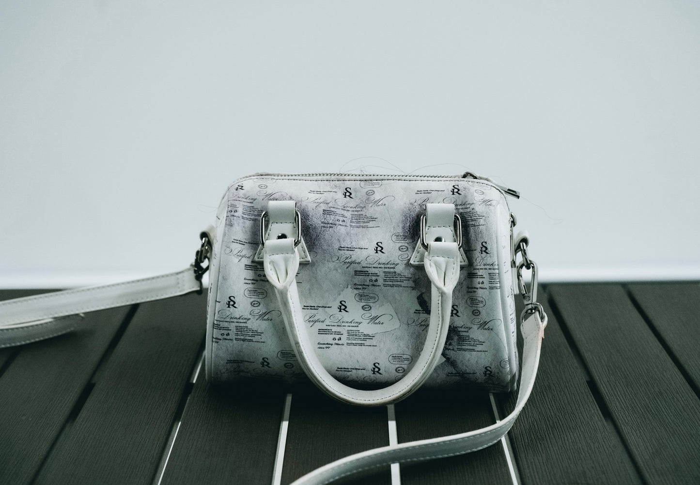 THE WHITE PRINTED THIRST BAG