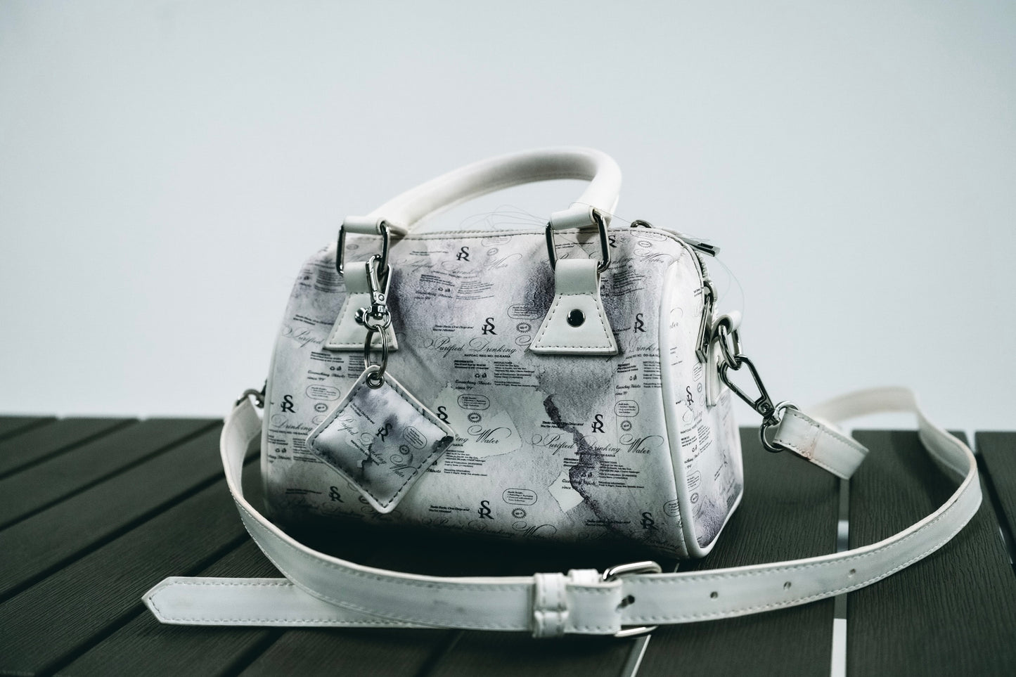 THE WHITE PRINTED THIRST BAG